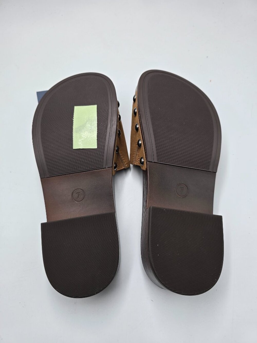 Universal Thread Sandals - Picture 3 of 3